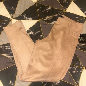 BBJ Los Angeles Women's Cropped Pants - Tan
